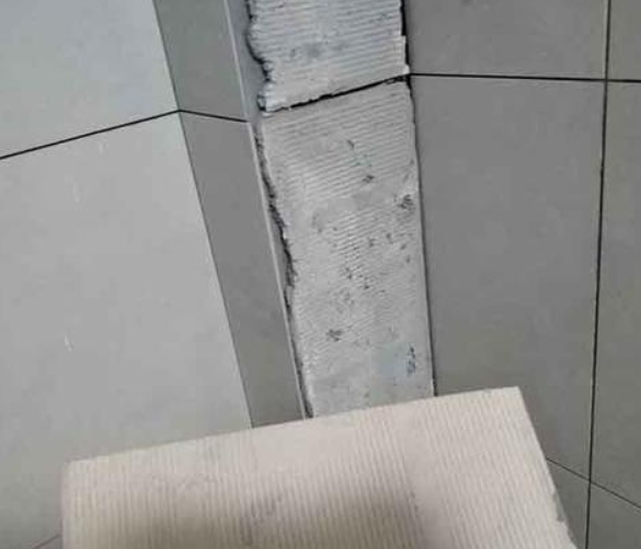 北碚瓷砖空鼓维修公司分享下厨房瓷砖脱落的补救措施。